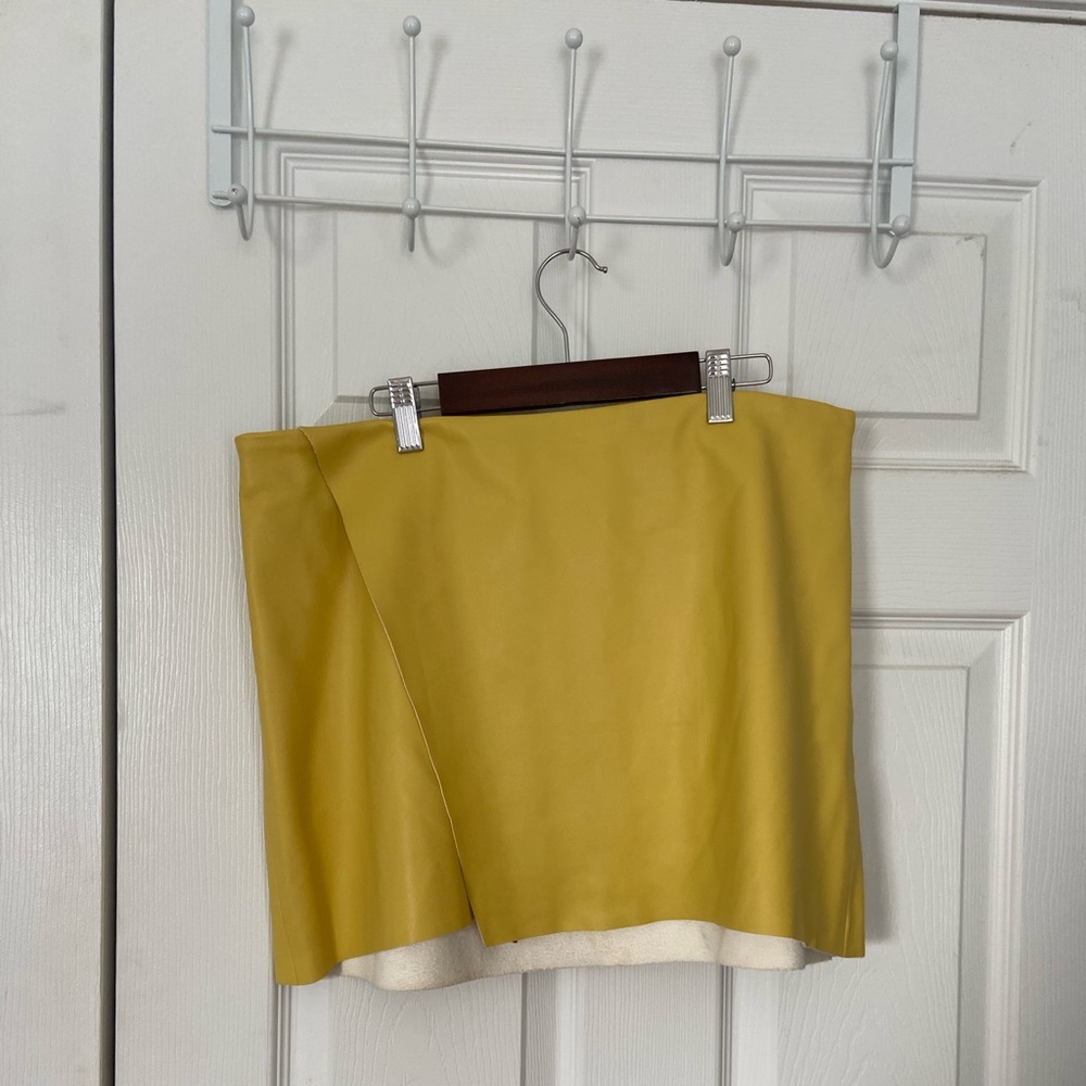 Yellow mini skirt